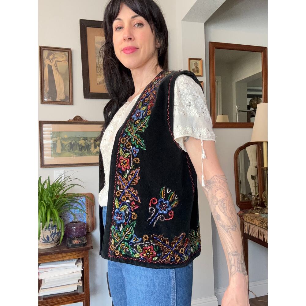 velvet vest glass bead embroidery colorful floral European folk Romanian style - Picture 3 of 10